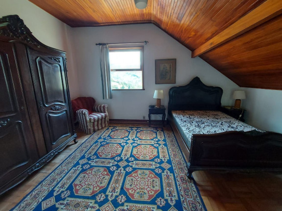 Imagem Casa com 4 Quartos à Venda, 255 m² em Três Córregos - Teresópolis