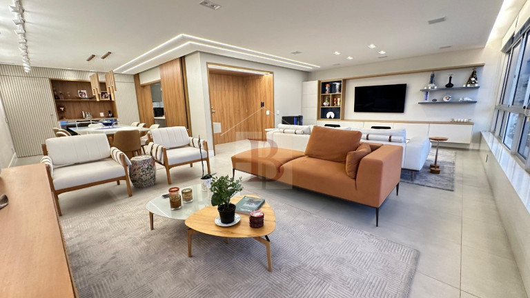 Imagem Imóvel com 4 Quartos à Venda, 250 m² em Icaraí - Niterói