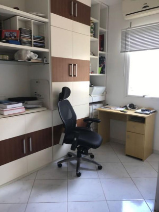 Imagem Casa com 4 Quartos à Venda, em Patamares - Salvador Imagem Casa com 4 Quartos à Venda, em Patamares - Salvador