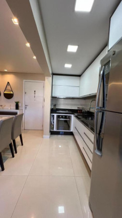 Imagem Apartamento com 3 Quartos à Venda, em Abranches Imagem Apartamento com 3 Quartos à Venda, em Abranches