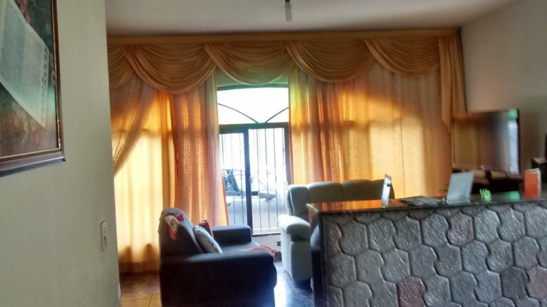 Imagem Casa com 3 Quartos à Venda, 191 m² em Jardim Uirá - São José Dos Campos Imagem Casa com 3 Quartos à Venda, 191 m² em Jardim Uirá - São José Dos Campos
