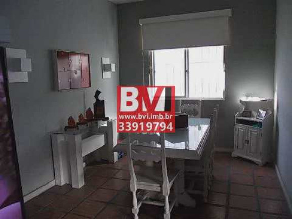 Imagem Casa com 5 Quartos à Venda, 150 m² em Vila Kosmos - Rio De Janeiro