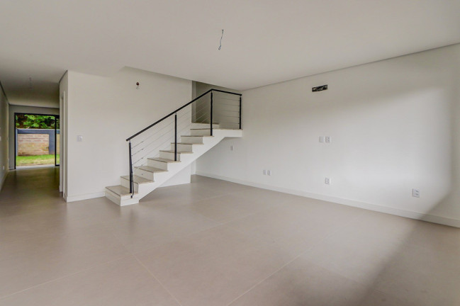 Imagem Casa com 3 Quartos à Venda, 210 m² em Chácara Das Pedras - Porto Alegre Imagem Casa com 3 Quartos à Venda, 210 m² em Chácara Das Pedras - Porto Alegre