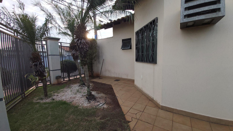 Imagem Casa com 3 Quartos à Venda, 252 m² em Vila Vilas Boas - Campo Grande