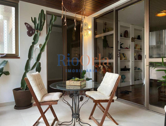 Imagem Apartamento com 4 Quartos à Venda, 180 m² em Barra Da Tijuca - Rio De Janeiro