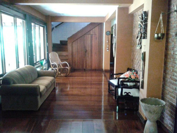 Imagem Casa com 7 Quartos à Venda, 120 m² em Itaipava - Petrópolis Imagem Casa com 7 Quartos à Venda, 120 m² em Itaipava - Petrópolis