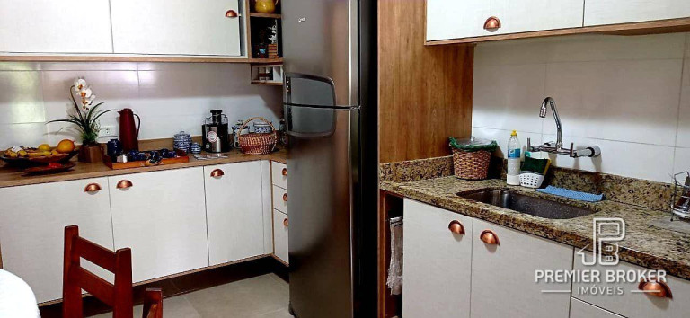 Imagem Casa com 4 Quartos à Venda, 230 m² em Alto - Teresópolis Imagem Casa com 4 Quartos à Venda, 230 m² em Alto - Teresópolis