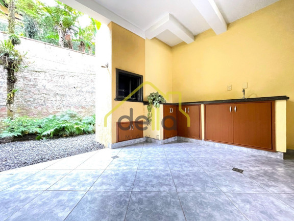 Imagem Casa com 4 Quartos à Venda, 255 m² em Boa Vista - Joinville Imagem Casa com 4 Quartos à Venda, 255 m² em Boa Vista - Joinville