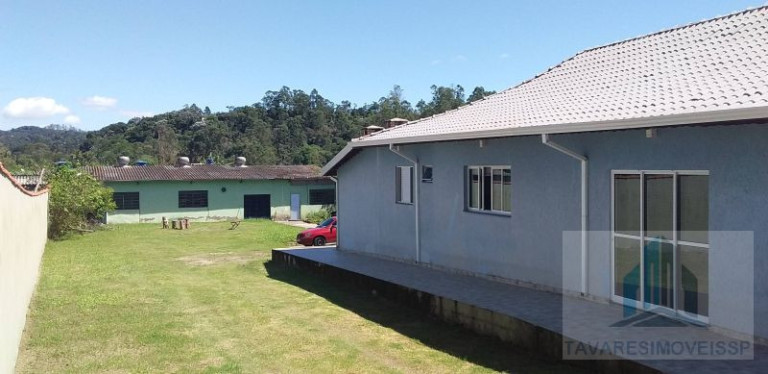 Chácara com 4 Quartos à Venda, 275 m² em Parque Palmeiras - Suzano