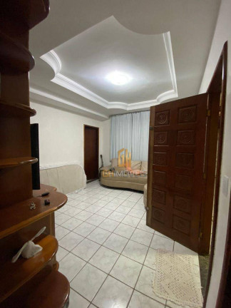 Casa com 3 Quartos à Venda, 250 m² em Setor Garavelo - Aparecida De Goiânia