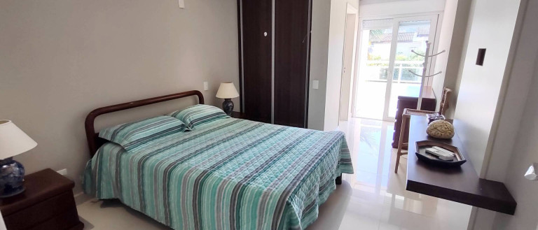 Imagem Sobrado com 7 Quartos à Venda, 400 m² em Enseada - Guarujá