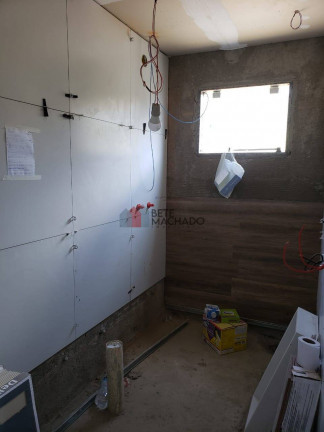 Imagem Casa com 2 Quartos à Venda, 156 m² em Teresópolis