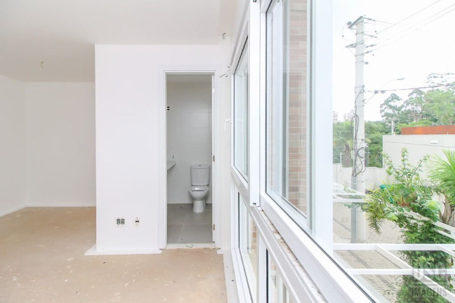 Imagem Casa com 3 Quartos à Venda, em Vila Nova - Porto Alegre Imagem Casa com 3 Quartos à Venda, em Vila Nova - Porto Alegre