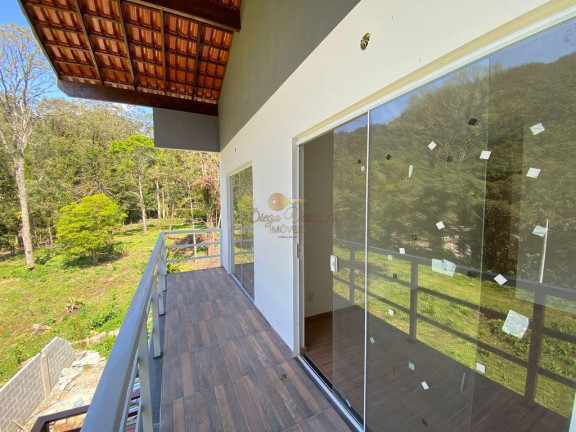Imagem Casa com 4 Quartos à Venda, 220 m² em Granja Guarani - Teresópolis Imagem Casa com 4 Quartos à Venda, 220 m² em Granja Guarani - Teresópolis