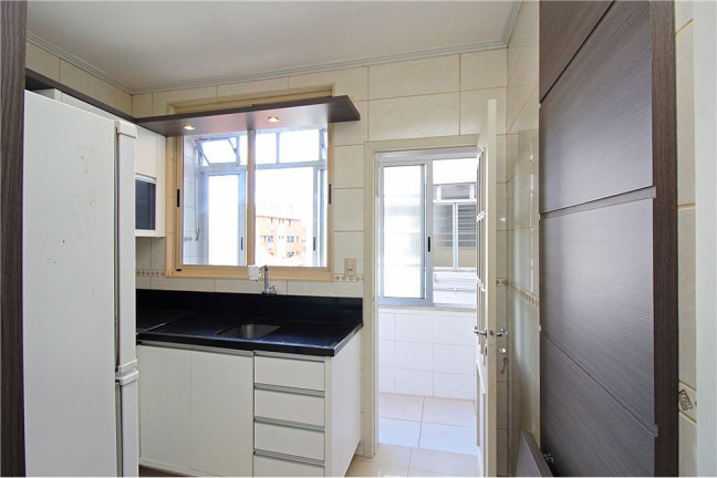 Imagem Imóvel com 3 Quartos à Venda, em Rio Branco - Porto Alegre Imagem Imóvel com 3 Quartos à Venda, em Rio Branco - Porto Alegre