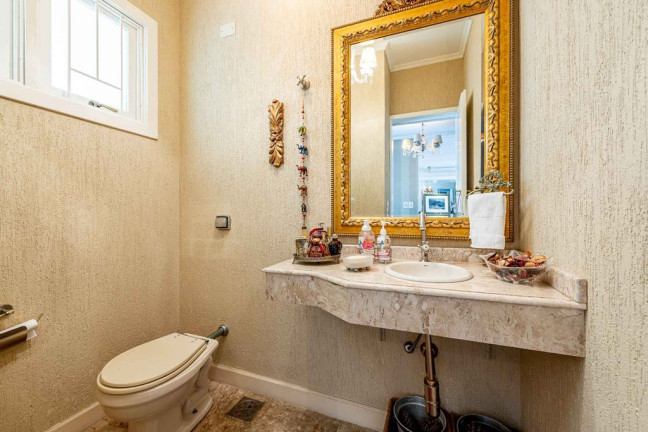 Imagem Casa com 3 Quartos à Venda, 350 m² em Chácara Das Pedras - Porto Alegre Imagem Casa com 3 Quartos à Venda, 350 m² em Chácara Das Pedras - Porto Alegre