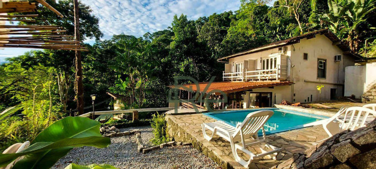 Imagem Casa com 4 Quartos à Venda, 300 m² em Vila Velha - Angra Dos Reis
