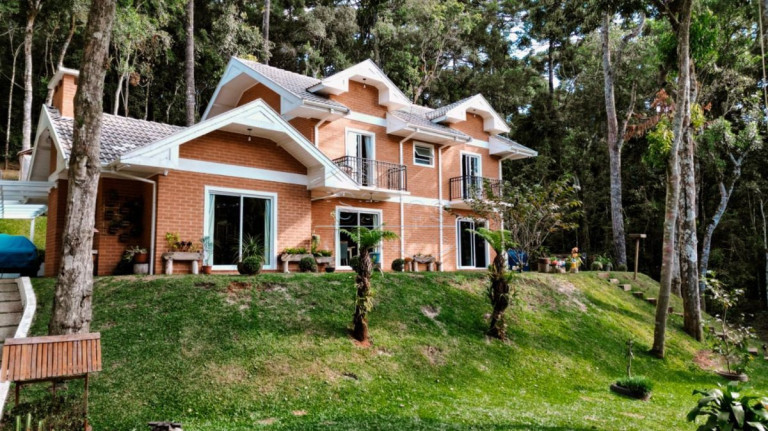 Imagem Casa com 4 Quartos à Venda, 243 m² em Alto Boa Vista - Campos Do Jordão Imagem Casa com 4 Quartos à Venda, 243 m² em Alto Boa Vista - Campos Do Jordão