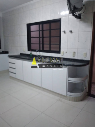 Casa com 3 Quartos à Venda,  em Santa Candida - Diadema