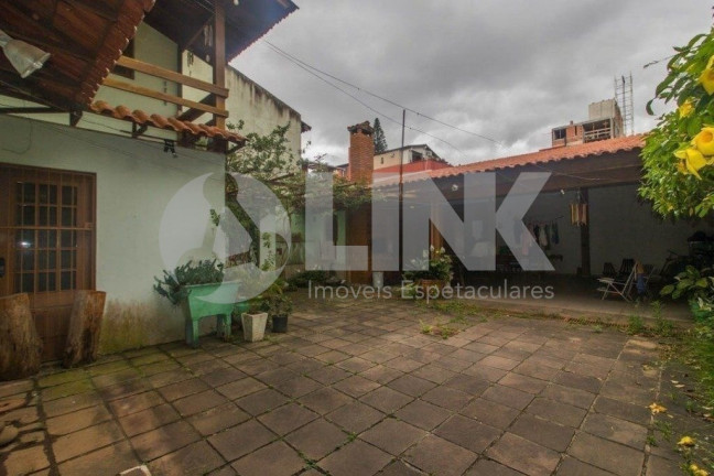 Imagem Casa com 4 Quartos à Venda, 250 m² em Passo Da Areia - Porto Alegre Imagem Casa com 4 Quartos à Venda, 250 m² em Passo Da Areia - Porto Alegre