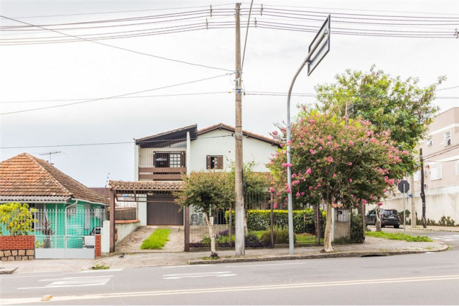 Imagem Casa com 4 Quartos à Venda, 313 m² em Cavalhada - Porto Alegre Imagem Casa com 4 Quartos à Venda, 313 m² em Cavalhada - Porto Alegre