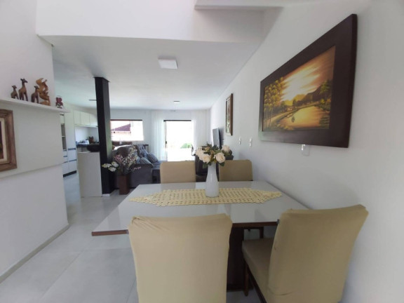 Imagem Sobrado com 3 Quartos à Venda, 129 m² em Itacolomi - Piçarras Imagem Sobrado com 3 Quartos à Venda, 129 m² em Itacolomi - Piçarras