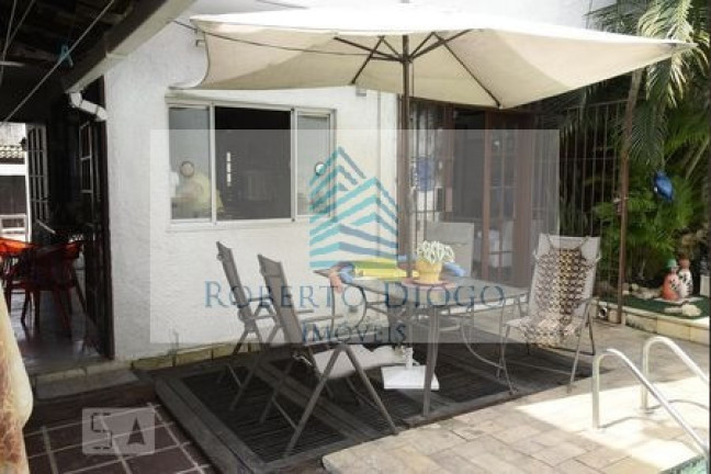 Imagem Casa com 5 Quartos à Venda, 200 m² em Pechincha - Rio De Janeiro Imagem Casa com 5 Quartos à Venda, 200 m² em Pechincha - Rio De Janeiro