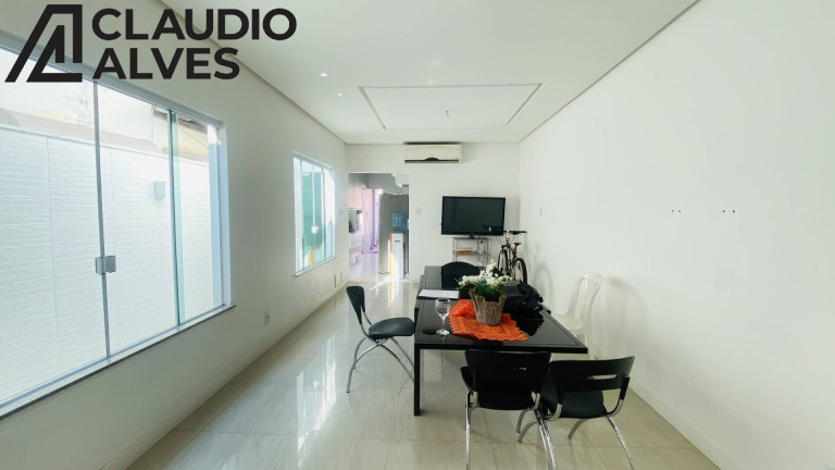 Imagem Casa de Condomínio com 3 Quartos à Venda, 300 m² em Tomba - Feira De Santana Imagem Casa de Condomínio com 3 Quartos à Venda, 300 m² em Tomba - Feira De Santana