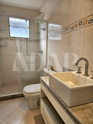 Imagem Casa com 4 Quartos para Alugar, 230 m² em Vargem Pequena - Rio De Janeiro