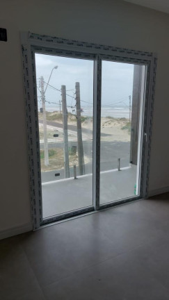 Imagem Sobrado com 4 Quartos à Venda, 199 m² em Araçá - Capao Da Canoa Imagem Sobrado com 4 Quartos à Venda, 199 m² em Araçá - Capao Da Canoa