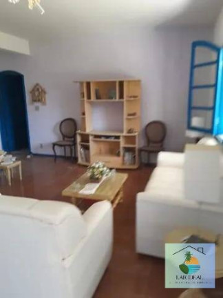 Imagem Casa com 4 Quartos à Venda, em Araruama Imagem Casa com 4 Quartos à Venda, em Araruama