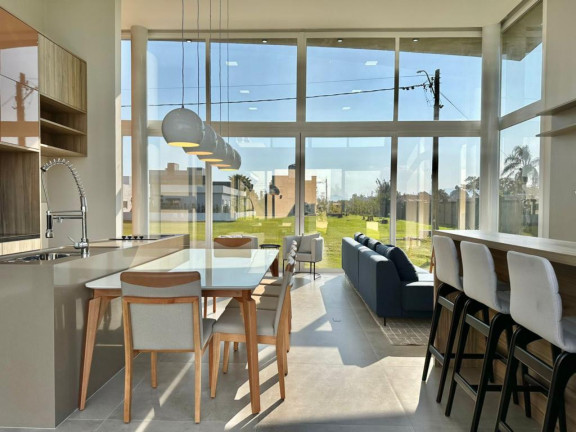 Imagem Casa com 3 Quartos à Venda, 190 m² em -- - Capao Da Canoa Imagem Casa com 3 Quartos à Venda, 190 m² em -- - Capao Da Canoa