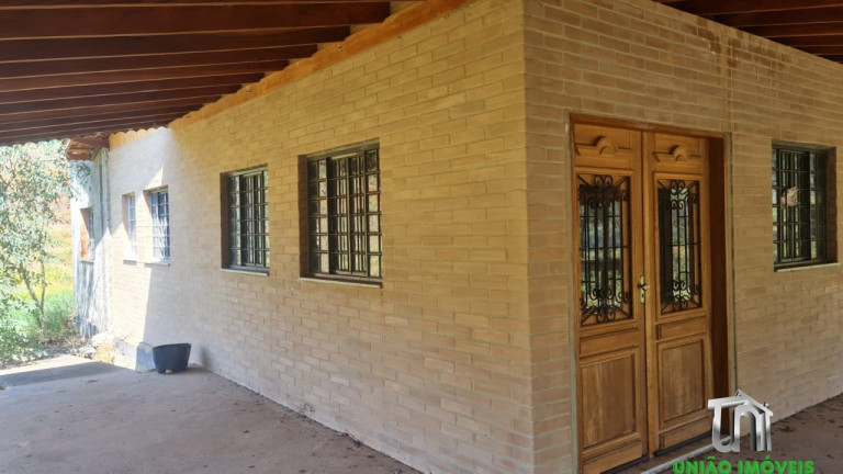 Imagem Imóvel com 3 Quartos à Venda, em Arara Dos Pereiras - Bragança Paulista Imagem Imóvel com 3 Quartos à Venda, em Arara Dos Pereiras - Bragança Paulista
