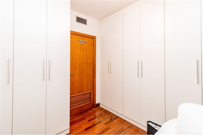 Imagem Imóvel com 4 Quartos à Venda, 508 m² em Jardim Lindóia - Porto Alegre Imagem Imóvel com 4 Quartos à Venda, 508 m² em Jardim Lindóia - Porto Alegre