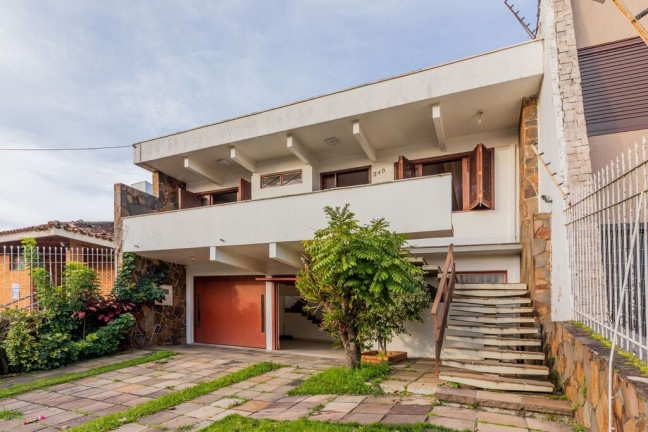 Casa com 3 Quartos à Venda,  em Chácara Das Pedras - Porto Alegre