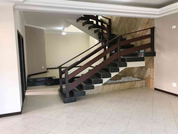 Imagem Casa com 5 Quartos à Venda, 420 m² em Aruã - Mogi Das Cruzes Imagem Casa com 5 Quartos à Venda, 420 m² em Aruã - Mogi Das Cruzes