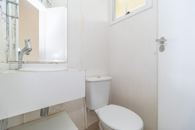 Imagem Sobrado com 3 Quartos para Alugar, 140 m² em São Braz - Curitiba Imagem Sobrado com 3 Quartos para Alugar, 140 m² em São Braz - Curitiba