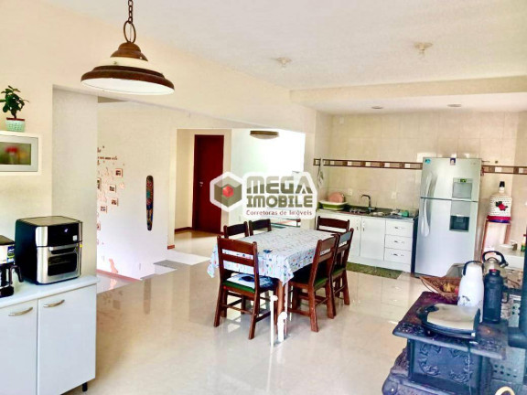 Imagem Casa com 4 Quartos à Venda, 225 m² em Trindade - Florianópolis