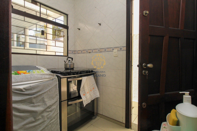 Imagem Sobrado com 3 Quartos à Venda, 280 m² em Guabirotuba - Curitiba Imagem Sobrado com 3 Quartos à Venda, 280 m² em Guabirotuba - Curitiba