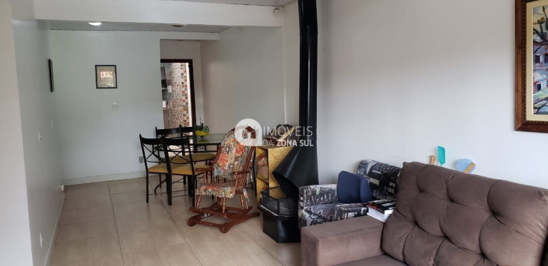 Imagem Casa com 2 Quartos à Venda, 100 m²