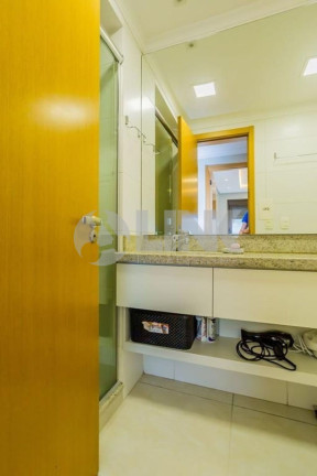 Imagem Apartamento com 2 Quartos à Venda, 70 m² em Menino Deus - Porto Alegre