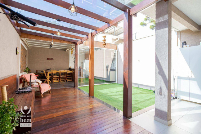 Imagem Sobrado com 4 Quartos à Venda, 209 m² em Portão - Curitiba