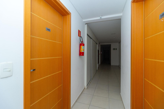 Imagem Imóvel com 1 Quarto para Alugar, 31 m² em Rebouas - Curitiba Imagem Imóvel com 1 Quarto para Alugar, 31 m² em Rebouas - Curitiba
