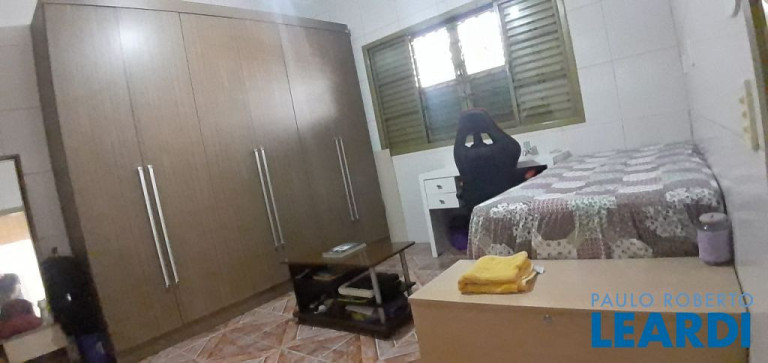Imagem Casa com 4 Quartos à Venda, 350 m² em Vila Pinheirinho - Santo André Imagem Casa com 4 Quartos à Venda, 350 m² em Vila Pinheirinho - Santo André