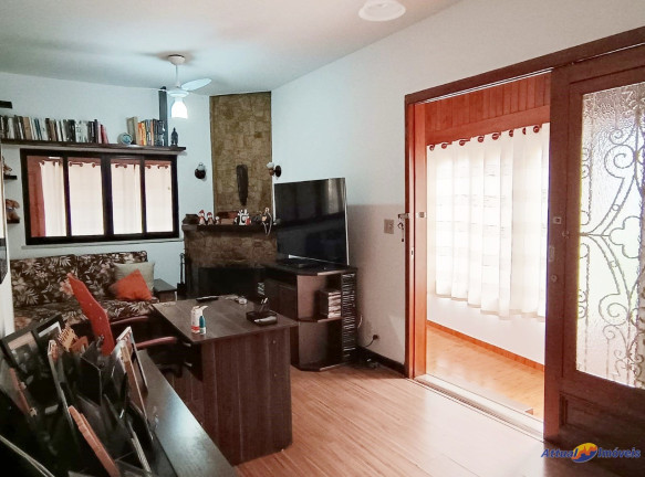 Imagem Casa com 3 Quartos à Venda, 147 m² em Várzea - Teresópolis Imagem Casa com 3 Quartos à Venda, 147 m² em Várzea - Teresópolis