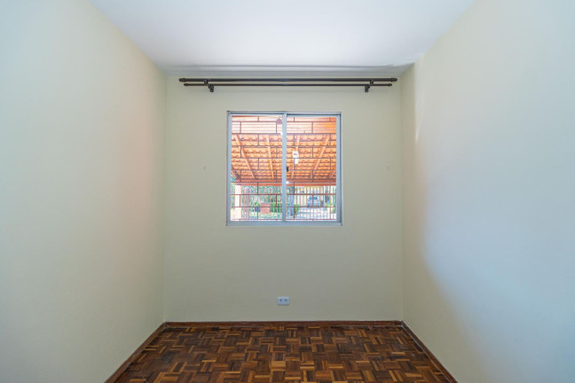 Imagem Sobrado com 4 Quartos para Alugar, 142 m² em Orleans - Curitiba Imagem Sobrado com 4 Quartos para Alugar, 142 m² em Orleans - Curitiba