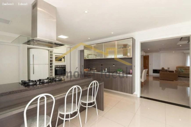 Imagem Casa com 5 Quartos à Venda, 317 m² em Santa Felicidade - Curitiba Imagem Casa com 5 Quartos à Venda, 317 m² em Santa Felicidade - Curitiba