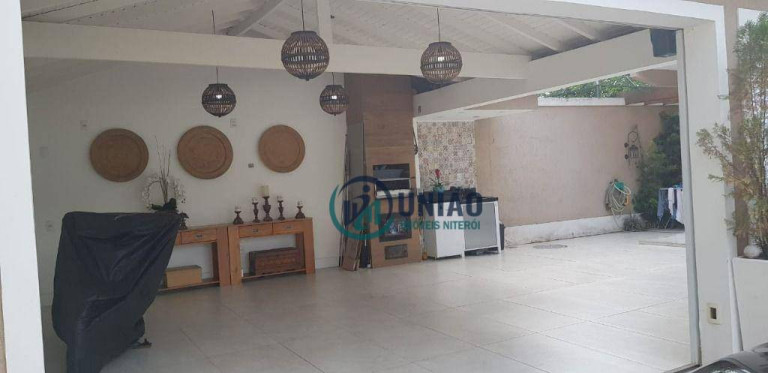 Imagem Casa com 3 Quartos à Venda, 200 m² em Barro Vermelho - São Gonçalo Imagem Casa com 3 Quartos à Venda, 200 m² em Barro Vermelho - São Gonçalo