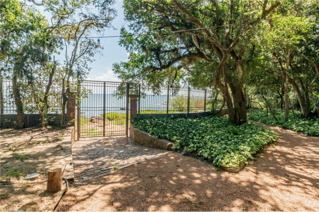 Imagem Casa com 3 Quartos à Venda, 438 m² em Pedra Redonda - Porto Alegre Imagem Casa com 3 Quartos à Venda, 438 m² em Pedra Redonda - Porto Alegre