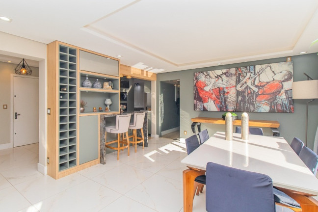 Imagem Imóvel com 4 Quartos à Venda, em Três Figueiras - Porto Alegre Imagem Imóvel com 4 Quartos à Venda, em Três Figueiras - Porto Alegre